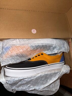 Vans Low-Top Sneakers in Black, Yellow, Blue